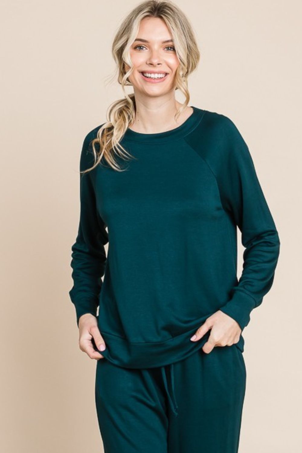 Set Super Lady Round Neck Raglan Sleeve Top and Drawstring Pants Lounge Set