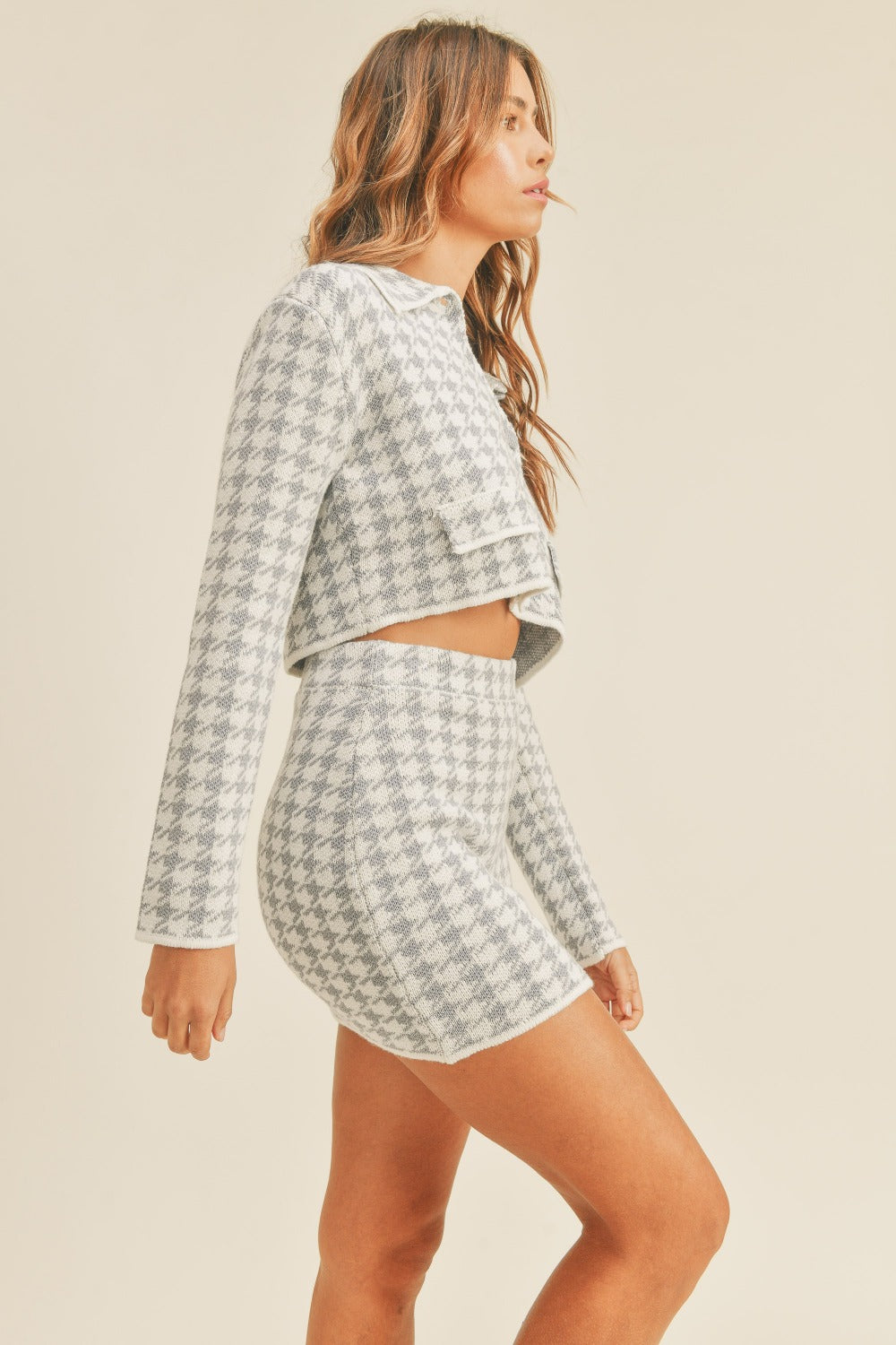 Set MABLE Houndstooth Cropped Knit Cardigan and Mini Skirt Set