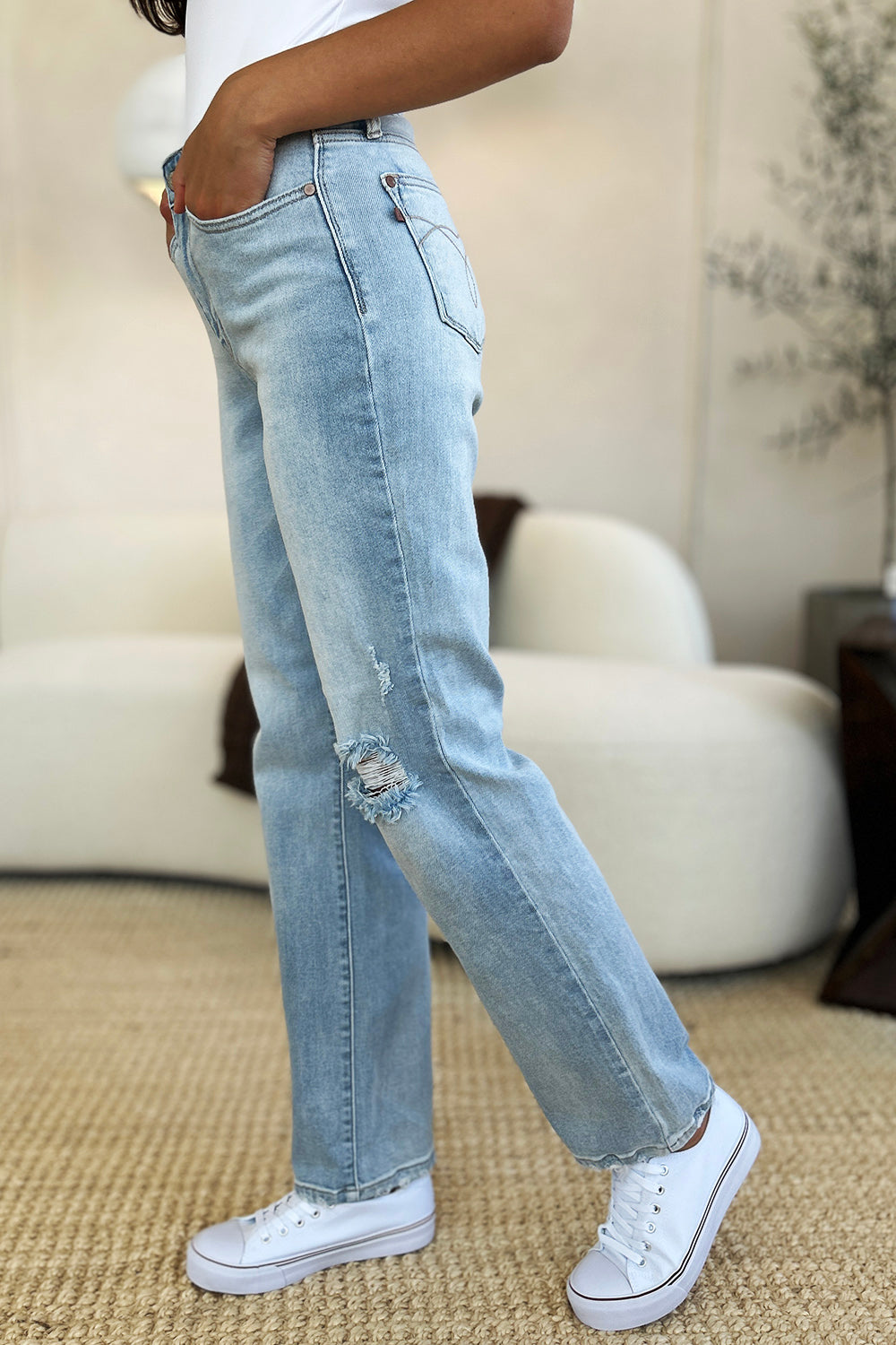 BOTTOM Judy Blue Full Size High Waist Distressed Straight Jeans